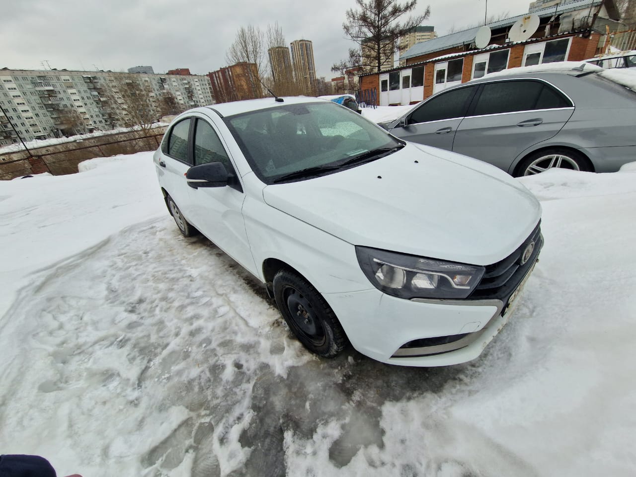lada VESTA 1,6МТ-НОВОСИБИРСК