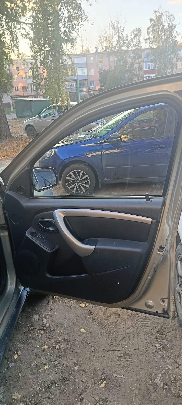 RENAULT DUSTER