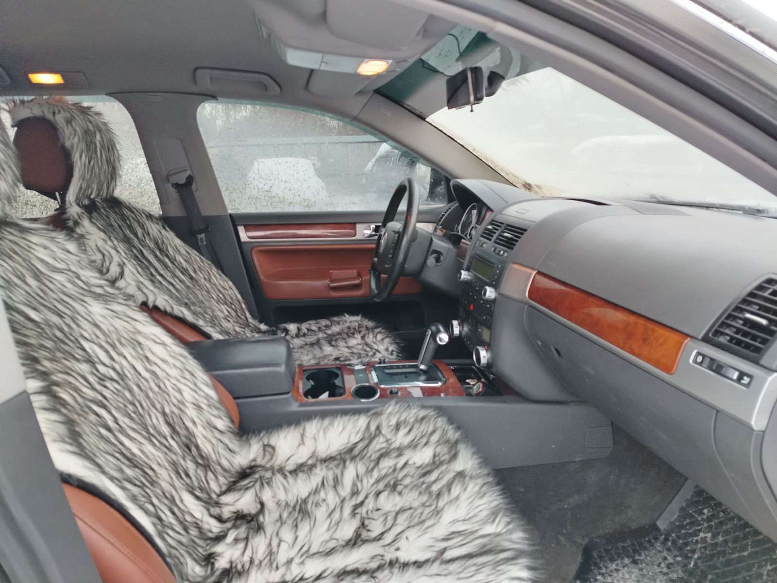 VOLKSVAGEN TOUREG 3,6АТ-ОМСК