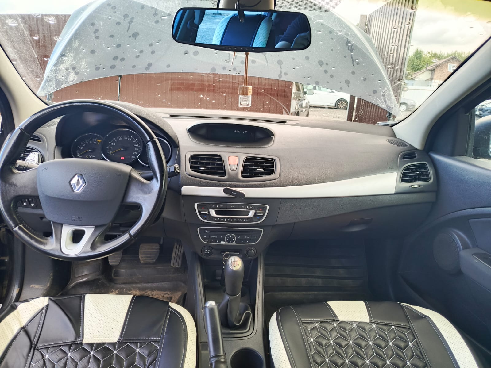 Renault Megan 3, 1.6АТ