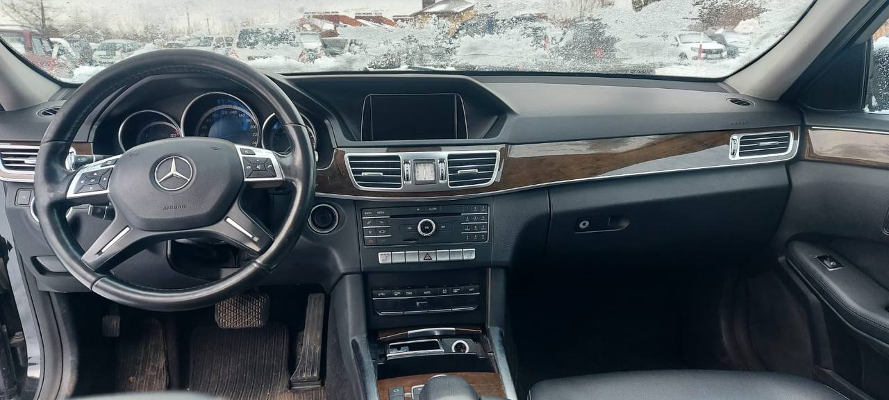 MERCEDES E 200