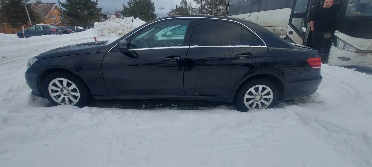 MERCEDES E 200
