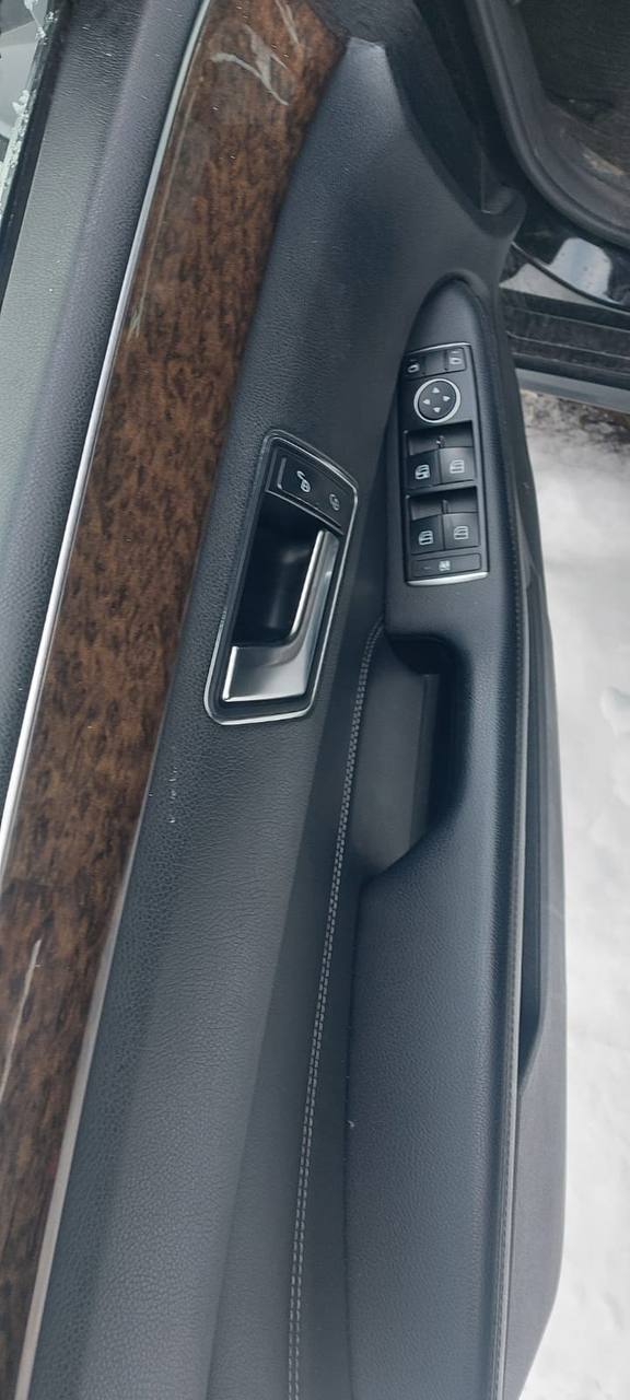 MERCEDES E 200