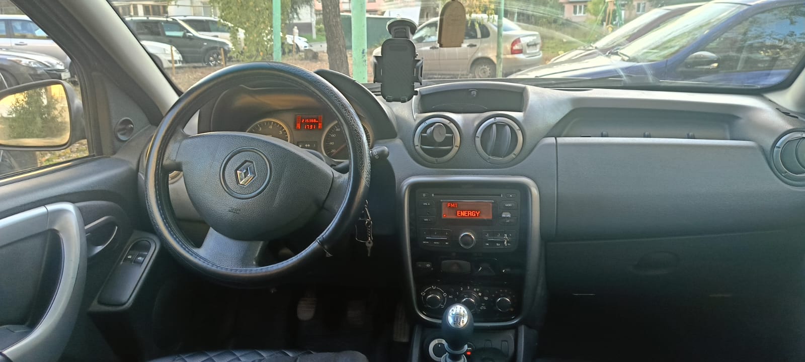 RENAULT DUSTER