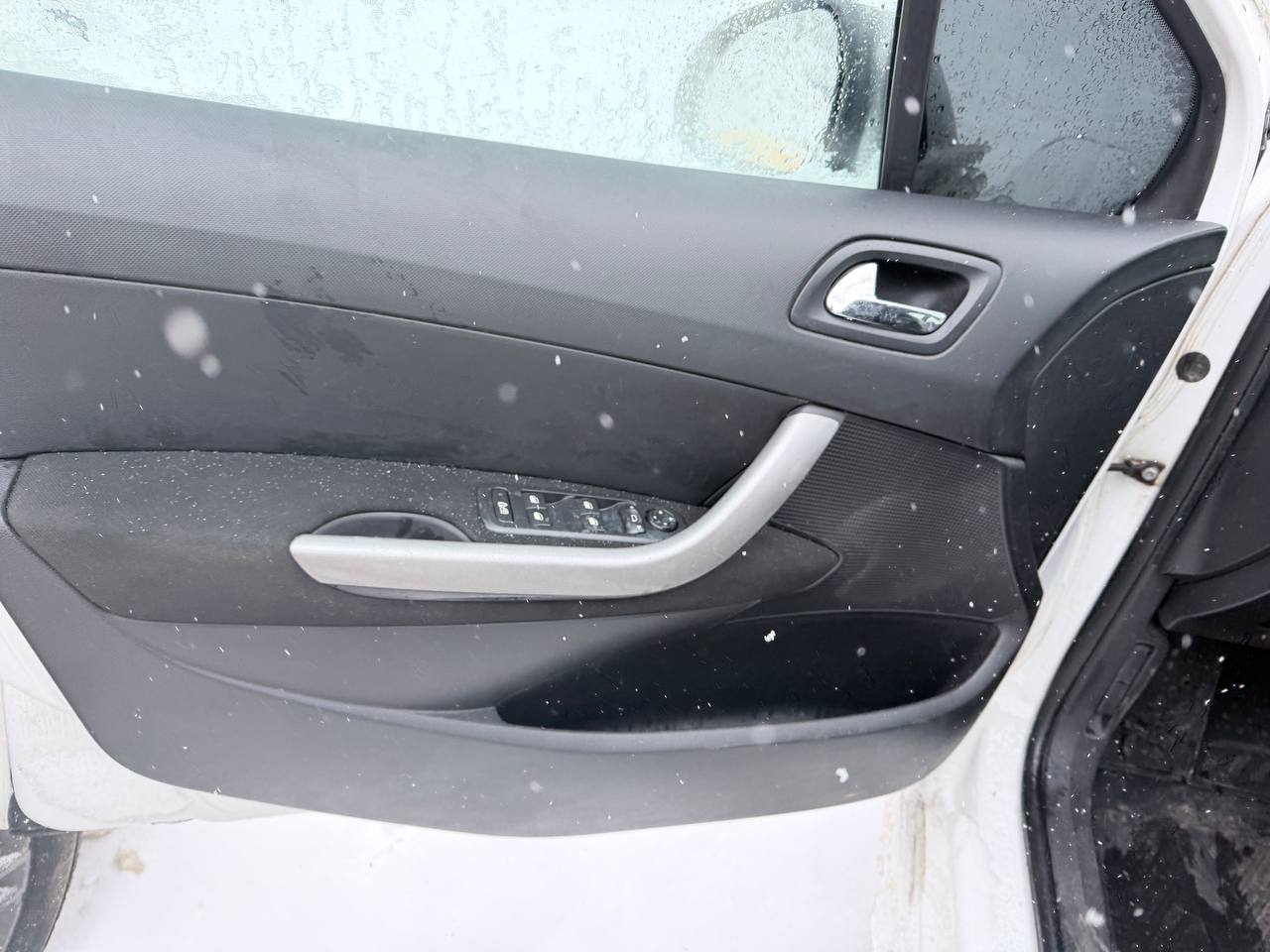 PEUGEOT 308, 2012 1,6 АТ-МОСКВА