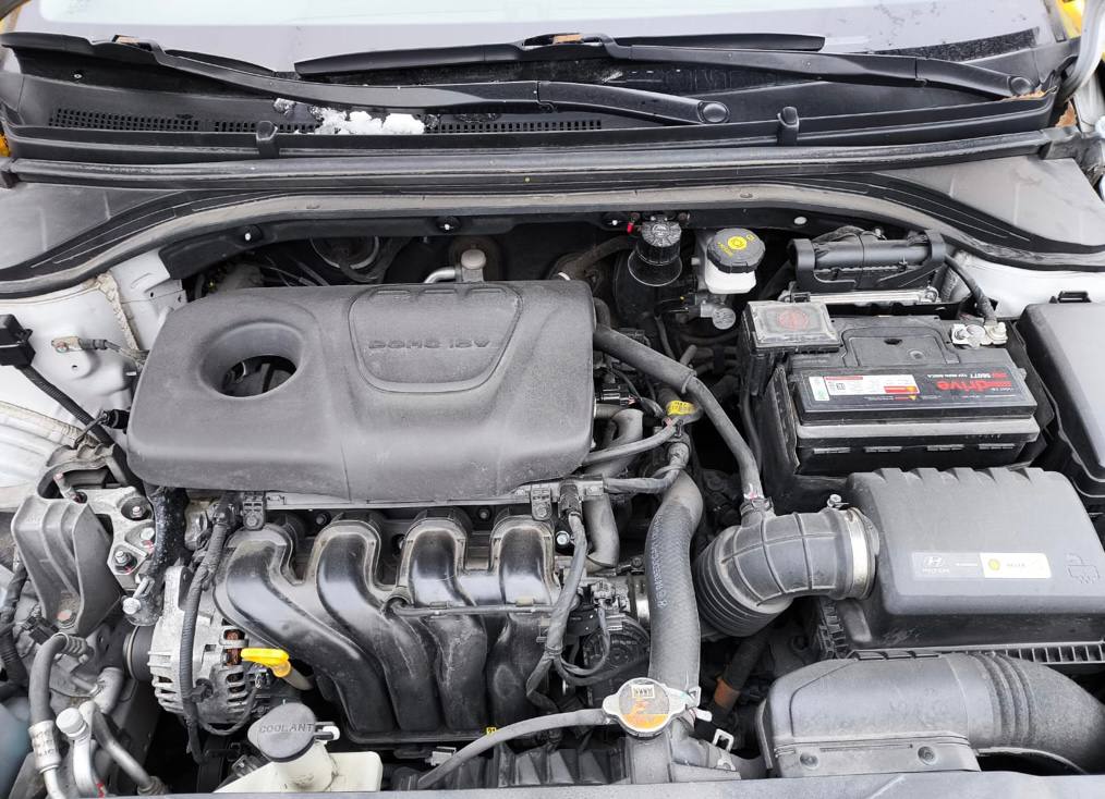 HYUNDAI Elantra