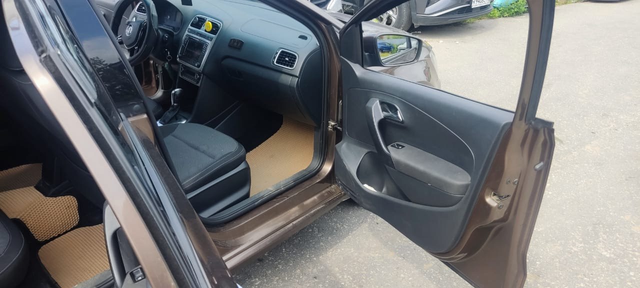 VOLKSWAGEN Polo 1.6AT