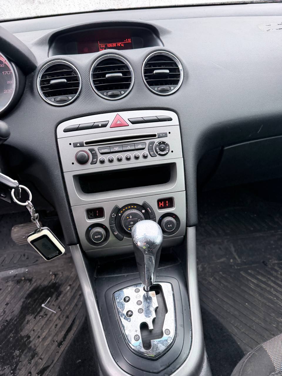 PEUGEOT 308, 2012 1,6 АТ-МОСКВА