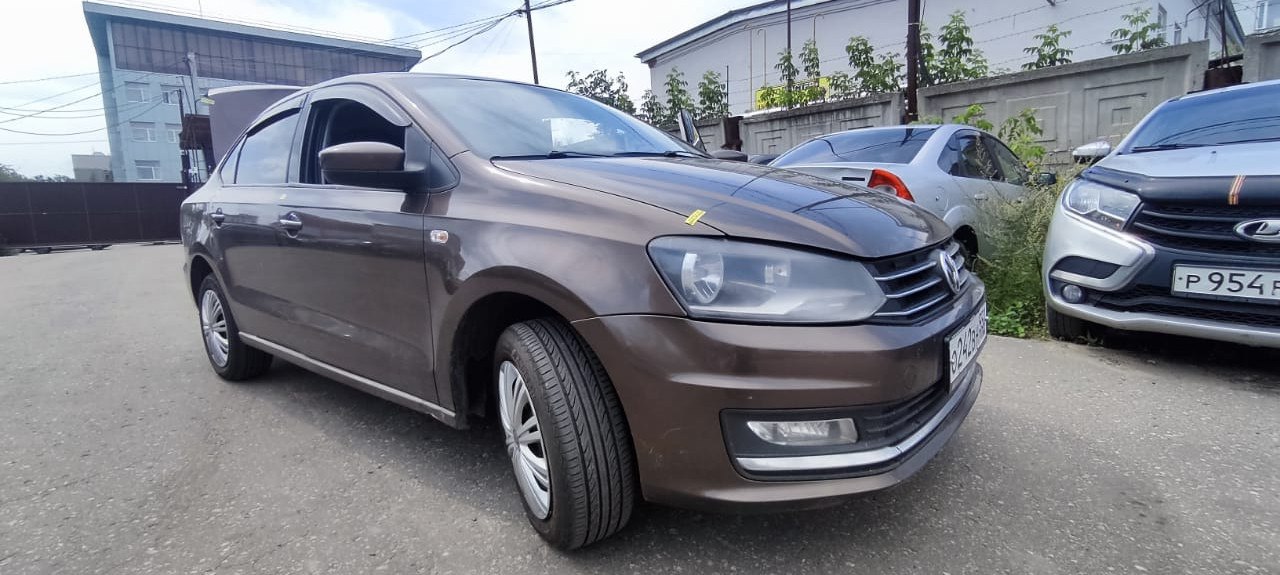 VOLKSWAGEN Polo 1.6AT
