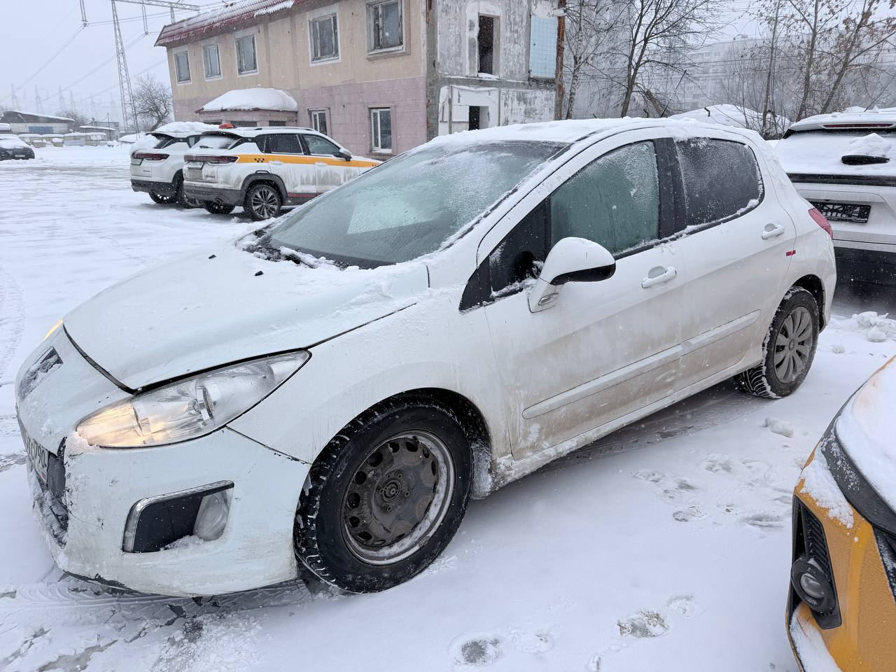 PEUGEOT 308, 2012 1,6 АТ-МОСКВА