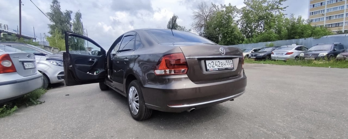 VOLKSWAGEN Polo 1.6AT
