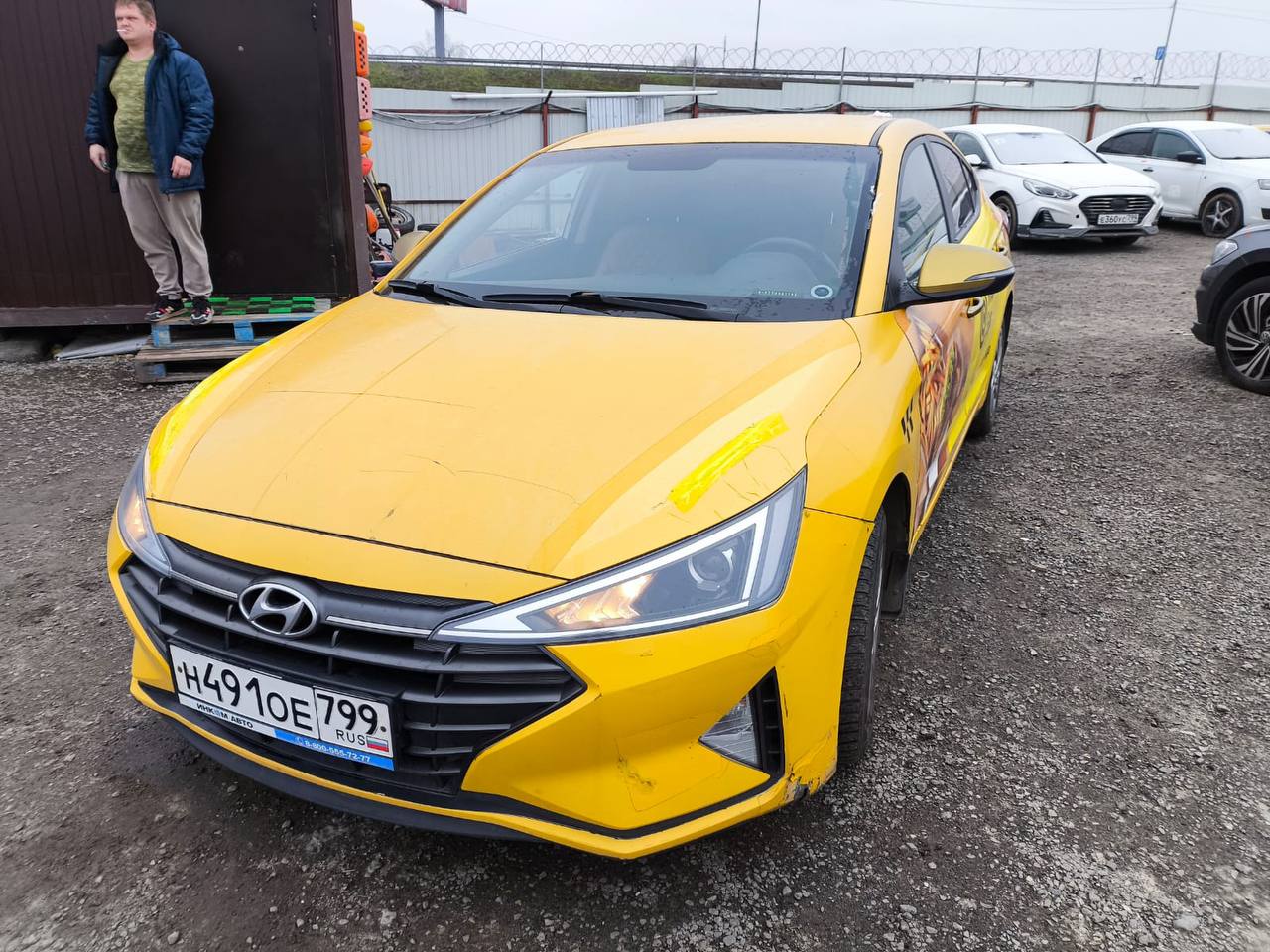 HYUNDAI Elantra