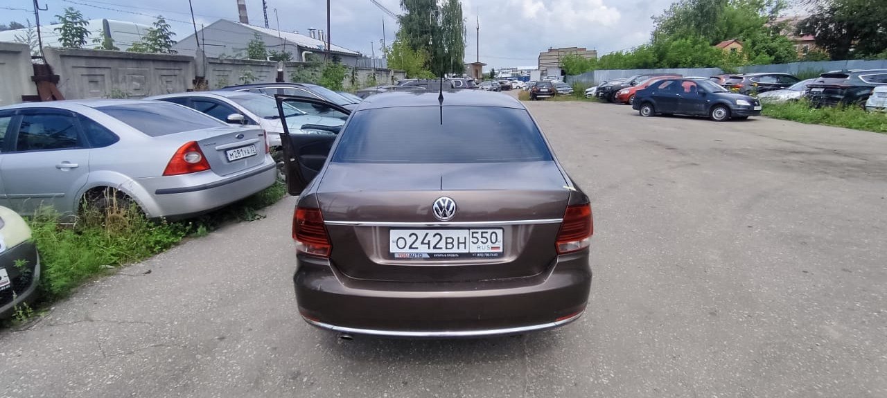 VOLKSWAGEN Polo 1.6AT