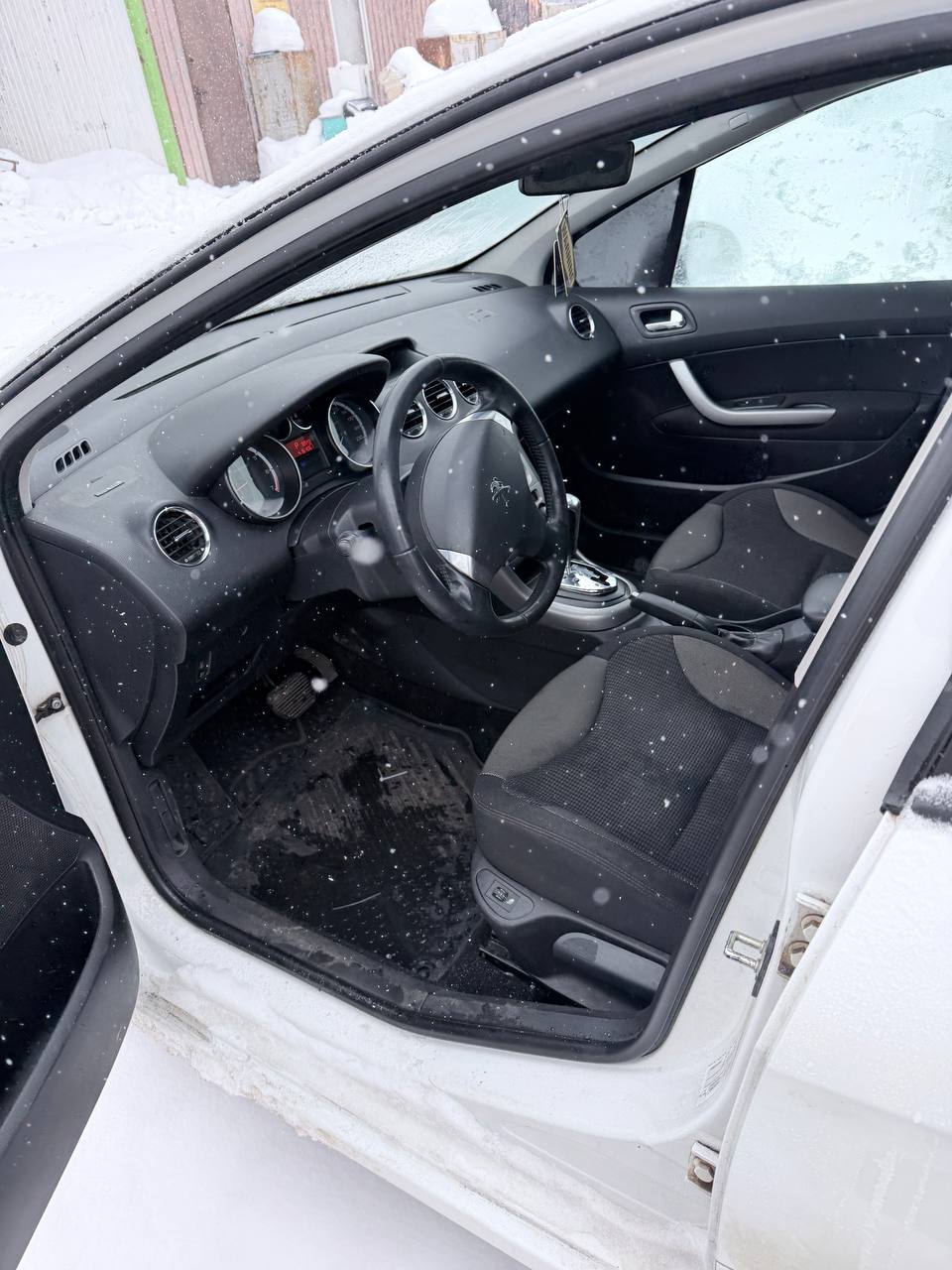 PEUGEOT 308, 2012 1,6 АТ-МОСКВА