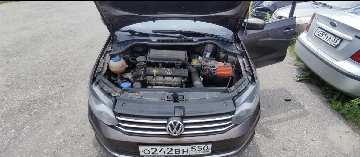 VOLKSWAGEN Polo 1.6AT
